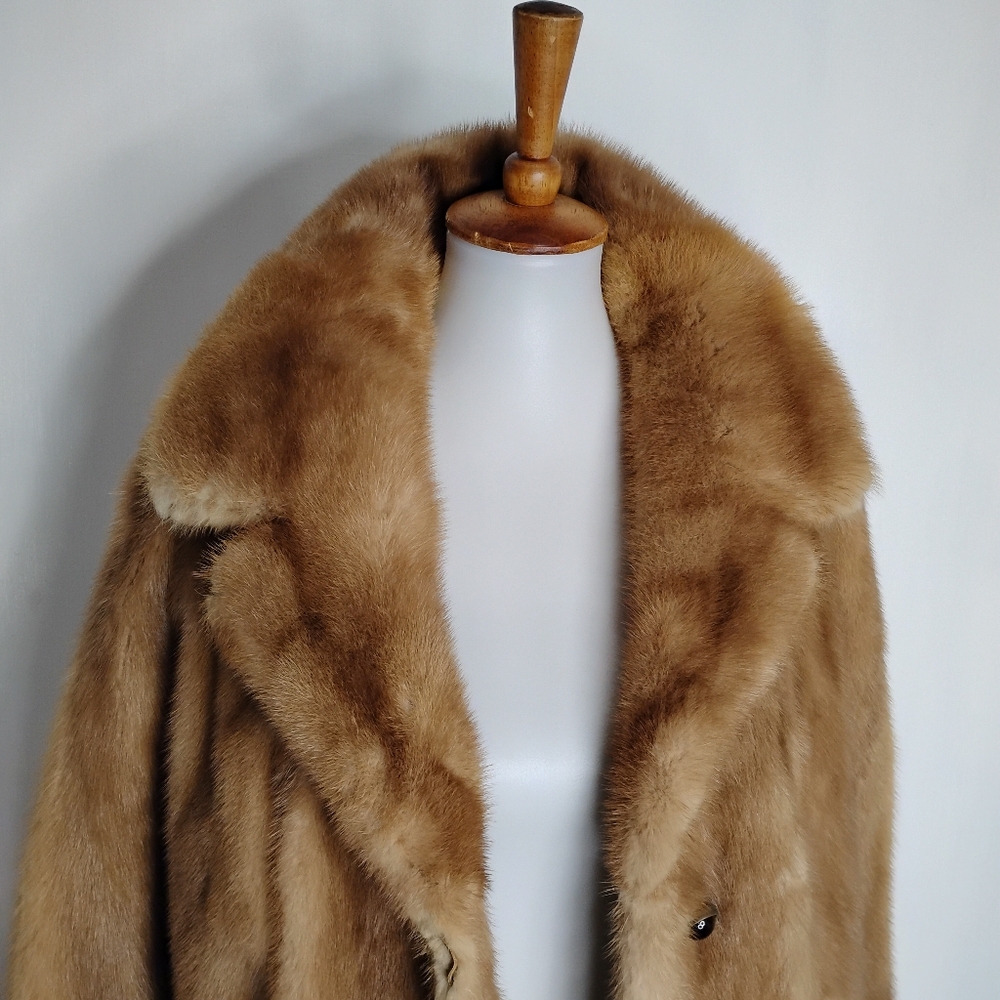 VINTAGE COLBERT MINK COAT - Picture 9 of 9
